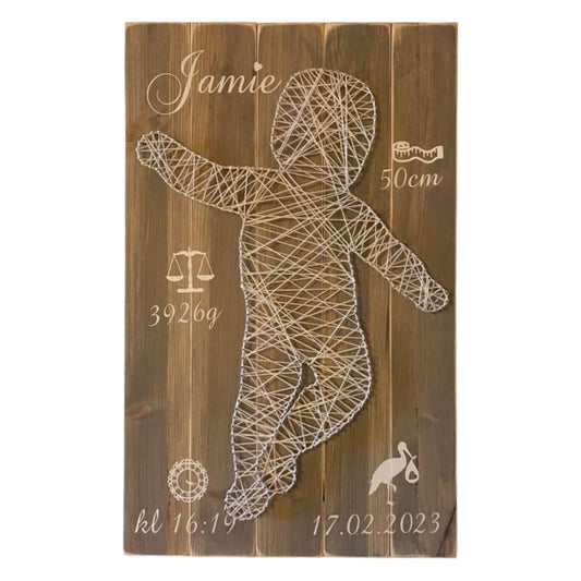 Tråbaby i 1:1 størrelse – personlig fødselsgave – håndlaget i tre