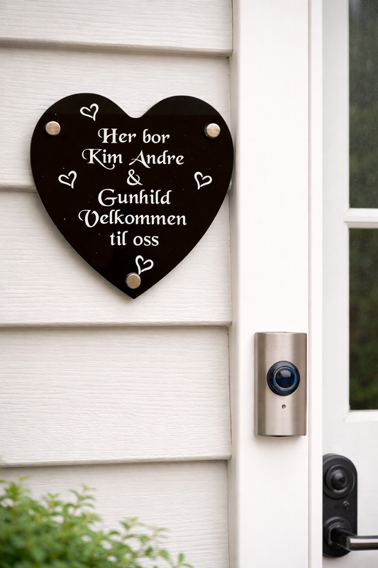 Personlig dørskilt- akryl hjerte  – 15 cm – 2 farger