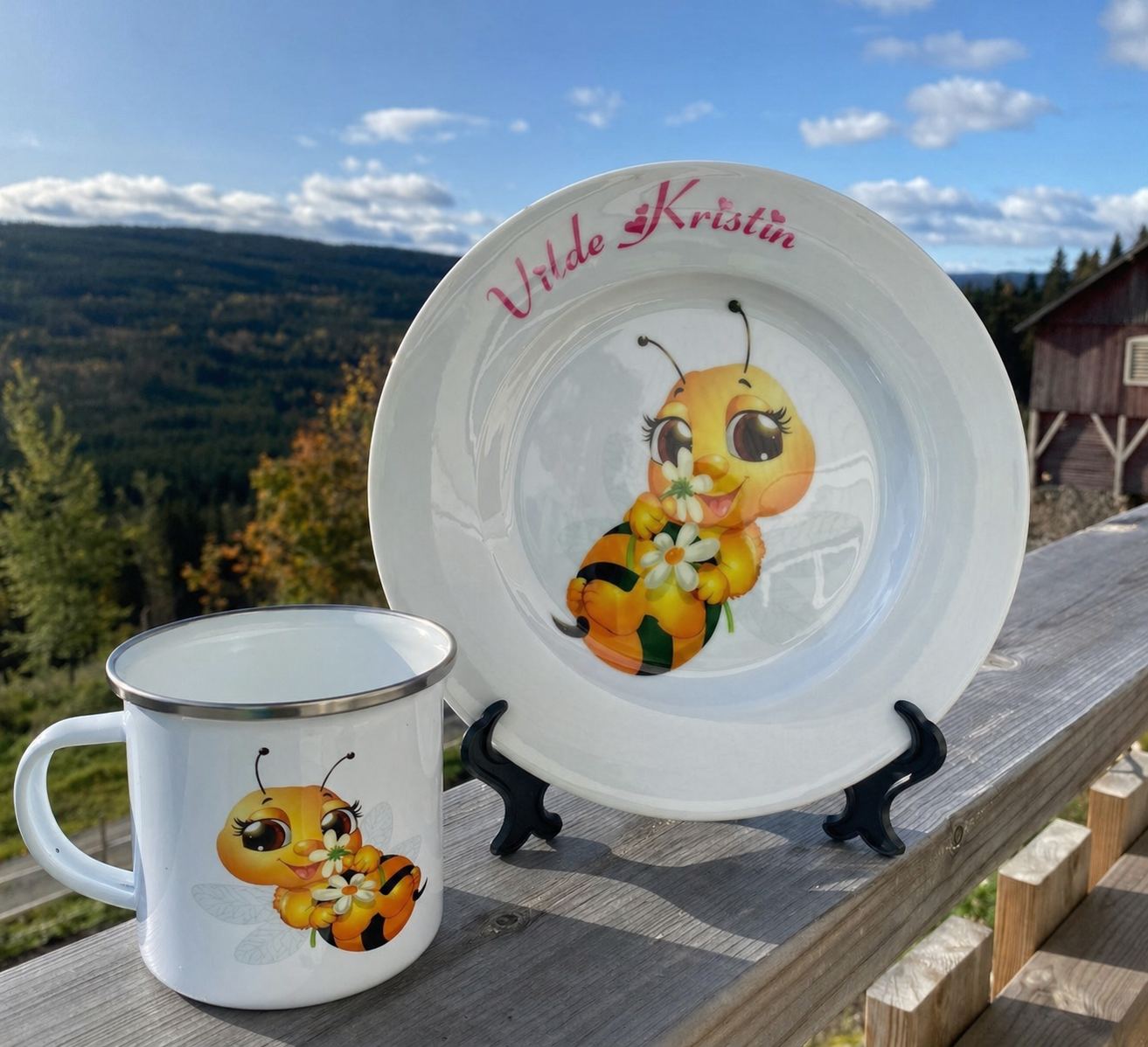 Kopp og tallerken med navn – perfekt gave!